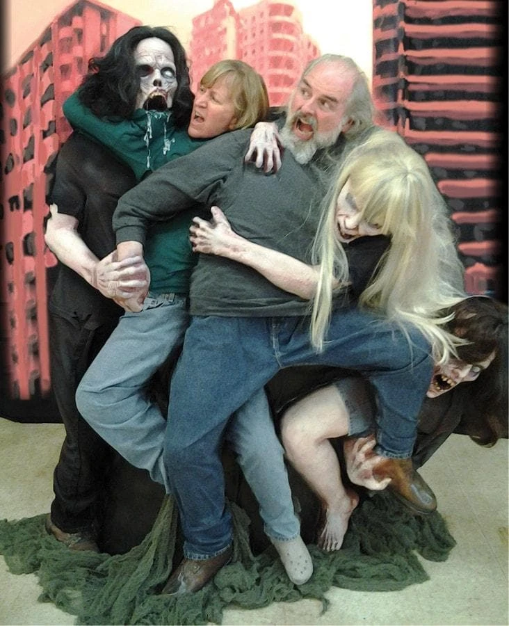 Morris "Attacking Zombie Photo Op Display" Professional Halloween Decoration Props 3 Morris "Attacking Zombie Photo Op Display" Professional Halloween Decoration Props